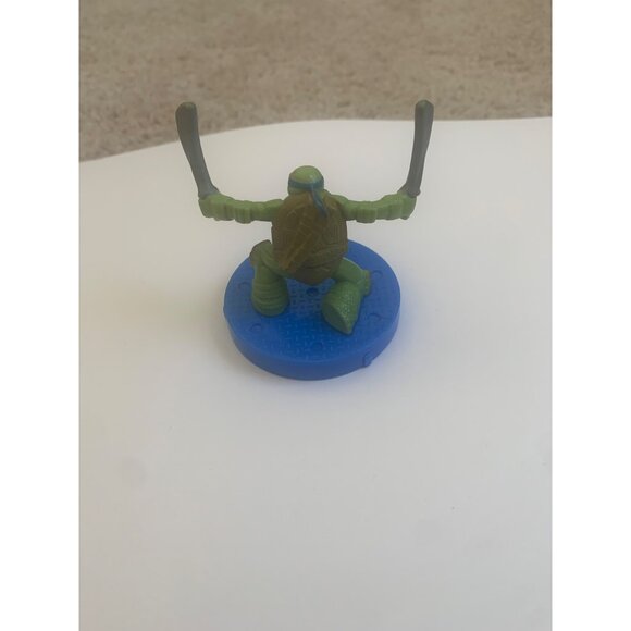 Teenage Mutant Ninja Turtles McDonald's 2018  2.5” Toy Figure Leonardo With Dual - Picture 5 of 11